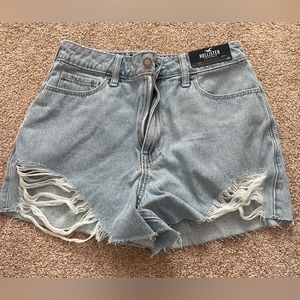 Hollister ultra high-rise vintage relaxed mom short 3”, size 1/w25